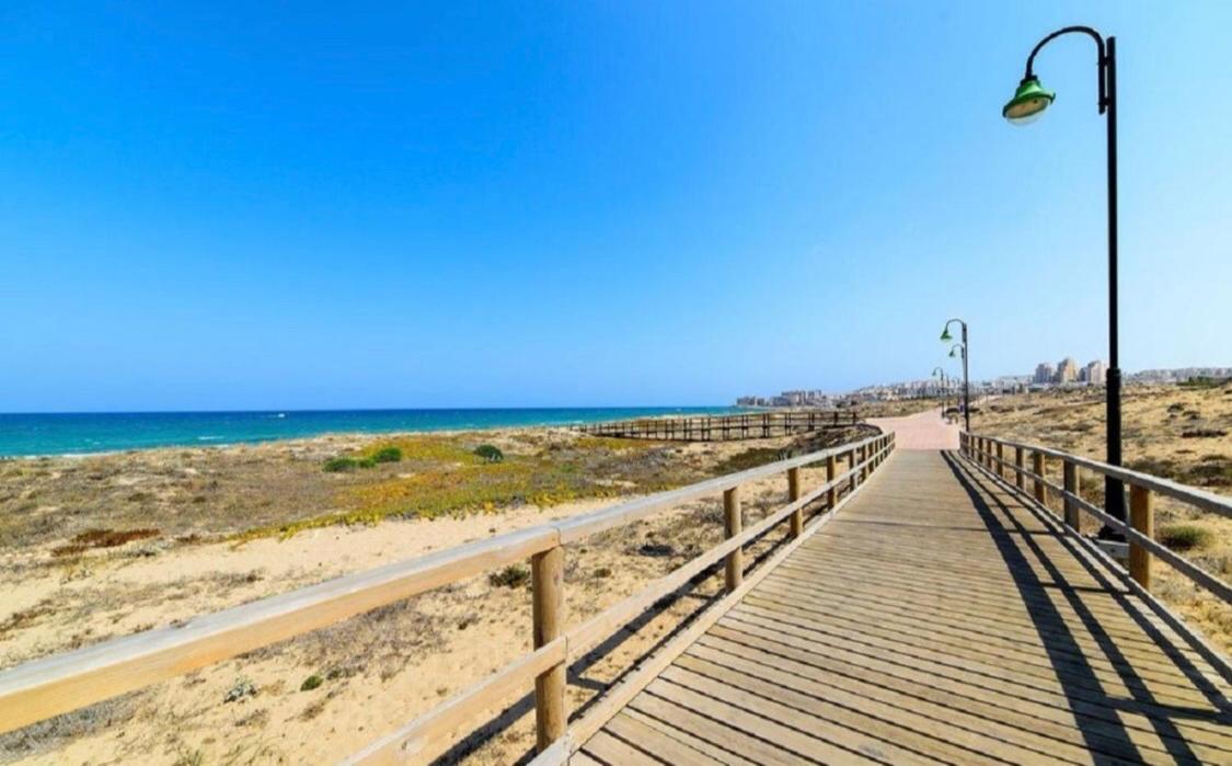 Apartment With Pool & Balcony Less Than 10Min Walk To La Mata Beach! Torrevieja Exterior foto