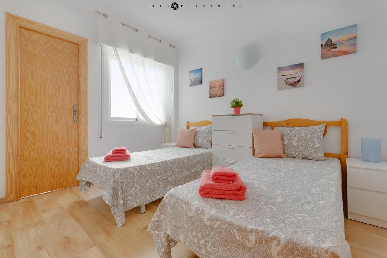 Apartment With Pool & Balcony Less Than 10Min Walk To La Mata Beach! Torrevieja Exterior foto